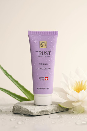 سفت کننده، جوان کننده و نرم کننده پوست صورت و گردن همراه با افزایش کلاژن و الاستین